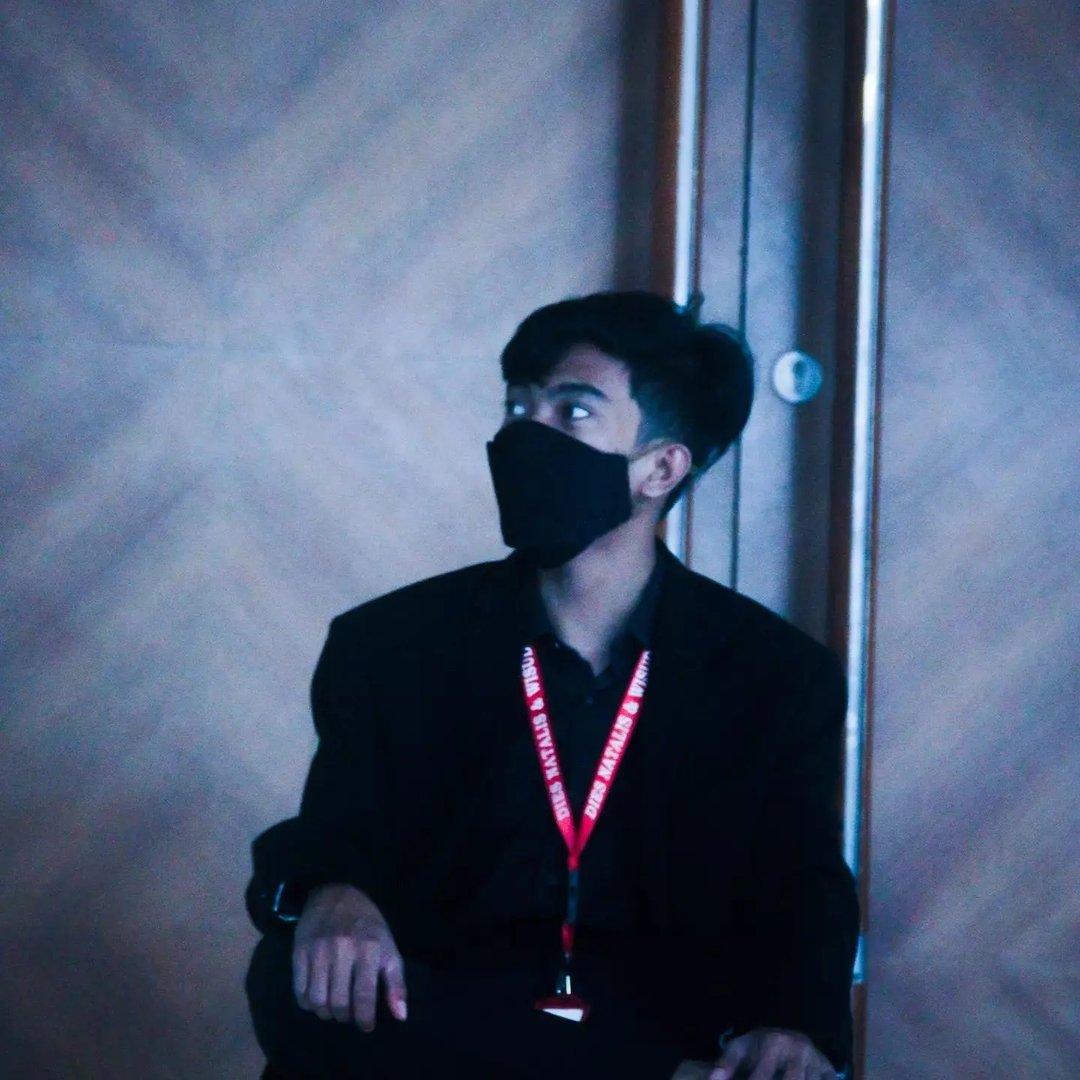 Senior {Full Stack}Web developer